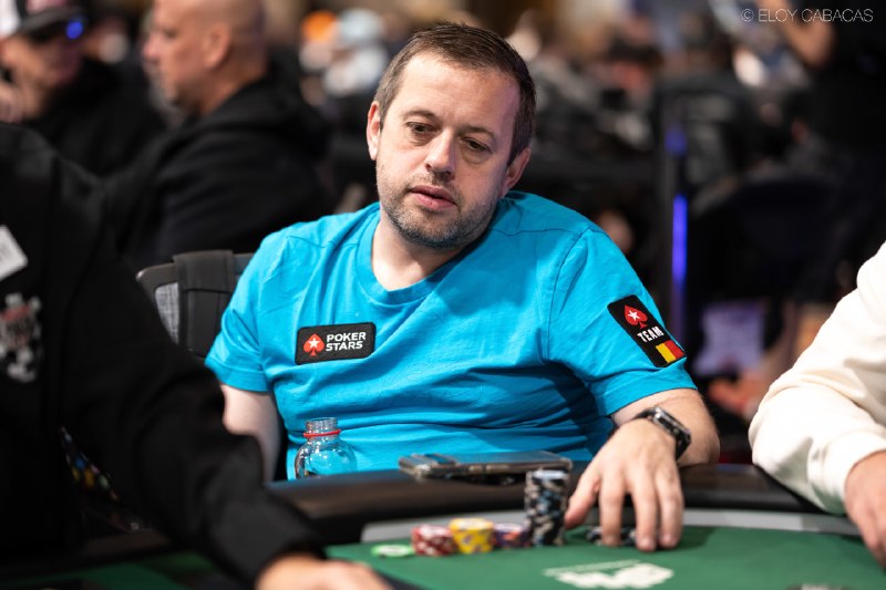 肯尼 ｜ 哈勒特回顾两次WSOP主赛决赛桌经历肯尼·哈勒特（Kenny Hallaert）是少数几位在WSOP主赛中两次进入决赛桌的选手之一