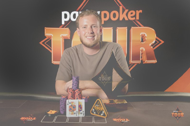 🏆 锦标赛战报丹尼尔 ｜ 史密斯夺得2026年PartyPoker Tour伦敦站主赛冠军📍 2026年PartyPoker Tour伦敦站主赛👑 冠军: 丹尼尔·史密斯💰 奖金: £22,5002026年PartyPoker Tour伦敦站主赛落下帷幕，丹尼尔·史密斯（Daniel Smith）以£22,500的奖金夺得冠军