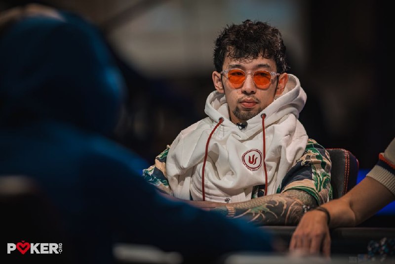 WSOP 冠军争夺者 Han Feng 的扑克人生Han Feng 是一名职业扑克选手，他在大学毕业后开始了自己的扑克生涯